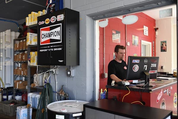 Nelson's Auto Repair - Uptown - EV repair in Minneapolis, Minnesota