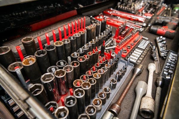 Southeast Auto Service - EV repair in Minneapolis, Minnesota